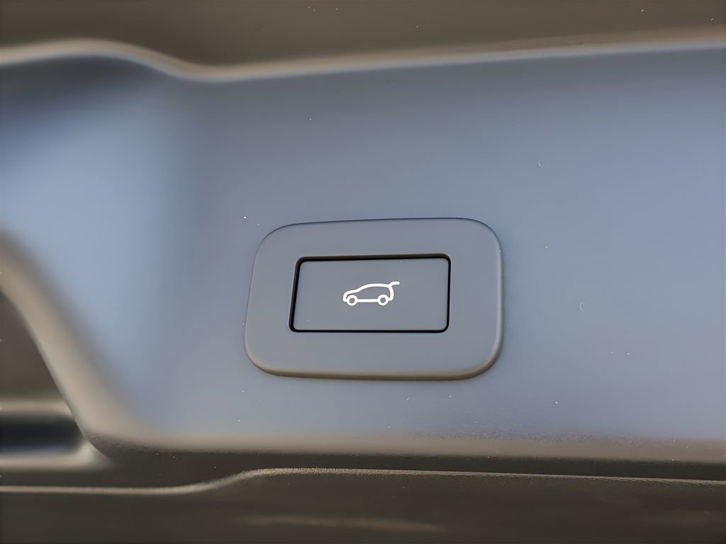 Certified 2026 Land Rover Range Rover Evoque Dynamic SE image 18