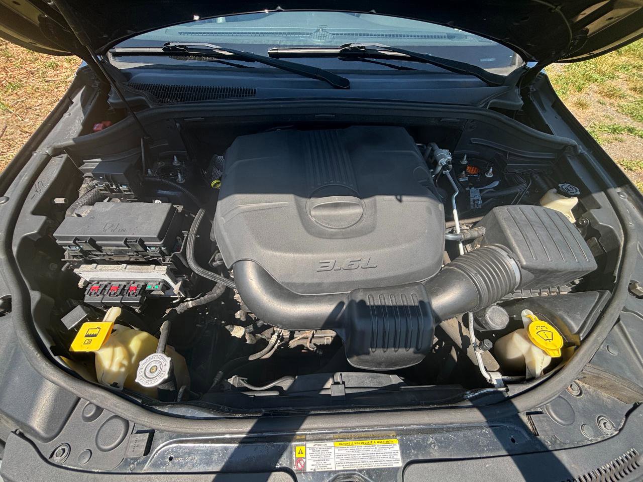 Used 2011 Jeep Grand Cherokee Laredo AWD/4WD image 9