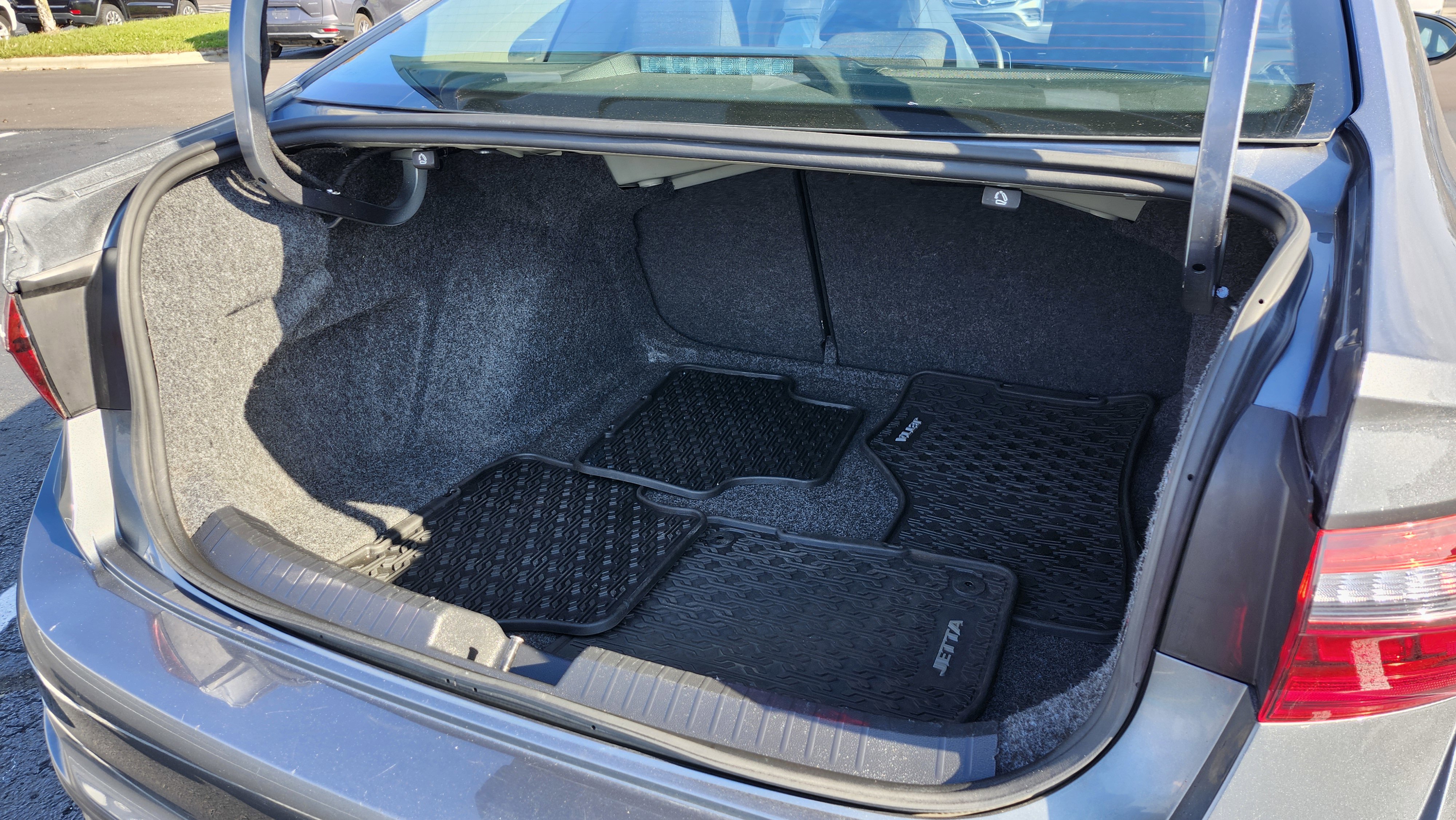 Used 2024 Volkswagen Jetta S image 15