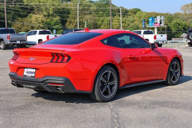 Used 2024 Ford Mustang Premium image 3