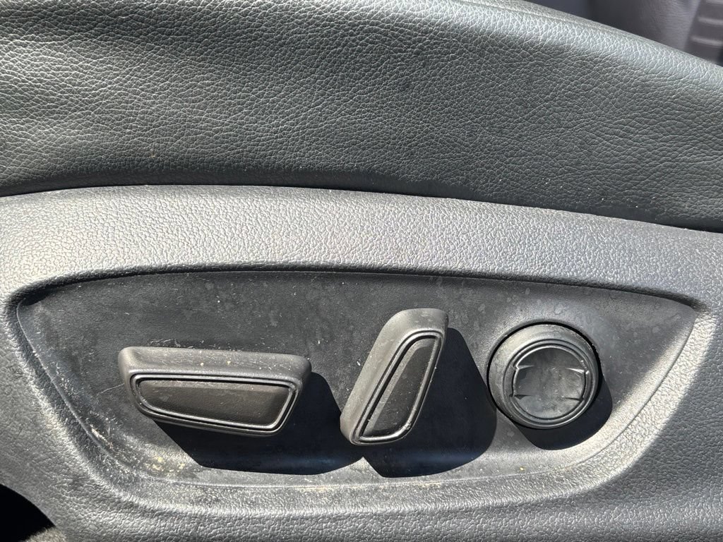 Used 2023 Toyota Camry SE FWD image 9