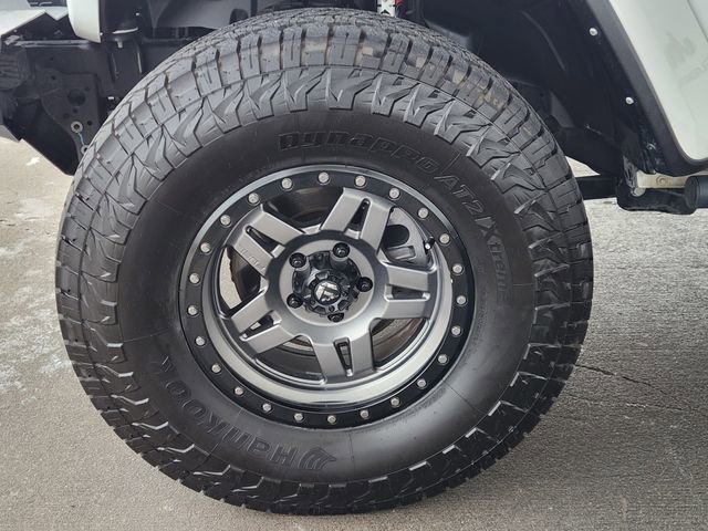 Used 2022 Jeep Gladiator Rubicon w/ Cold Weather Group AWD/4WD image 10