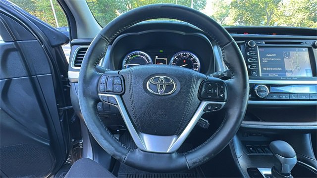 Used 2017 Toyota Highlander Limited image 16