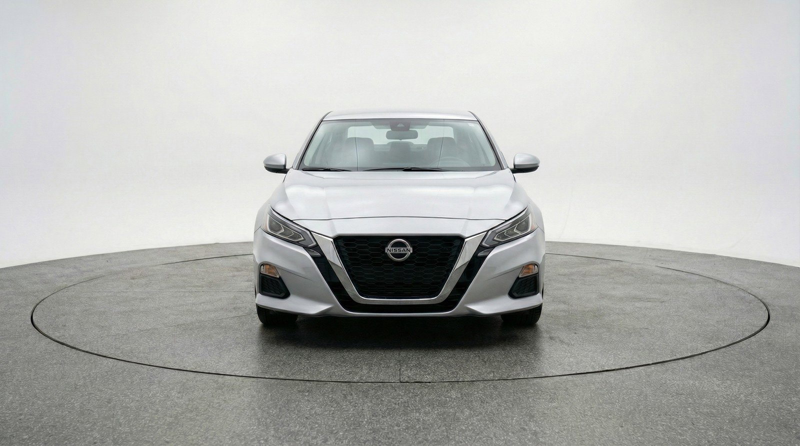 Used 2025 Nissan Altima 2.5 SV image 2