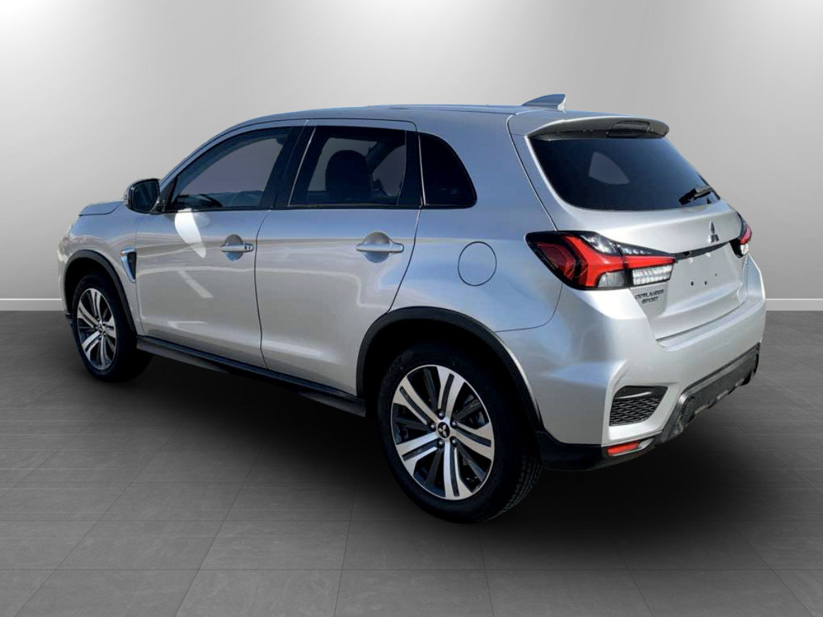 Used 2024 Mitsubishi Outlander Sport ES AWD/4WD image 5