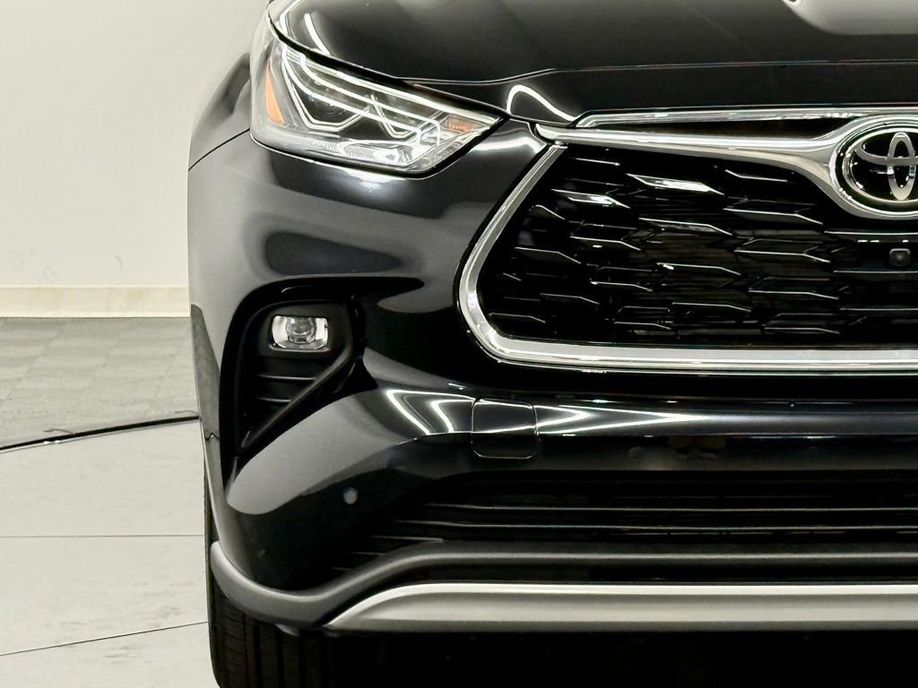 Used 2026 Toyota Highlander Platinum image 7