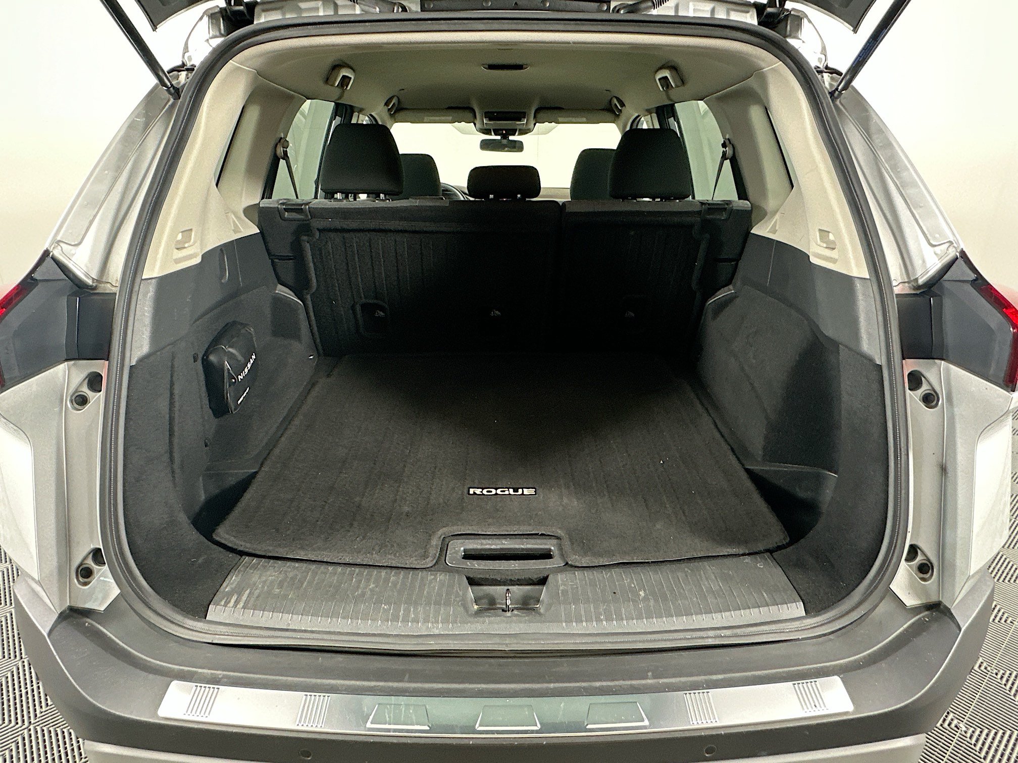 Used 2023 Nissan Rogue SV AWD/4WD image 27