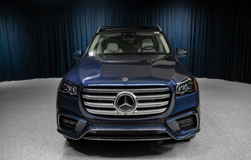 New 2026 Mercedes-Benz GLS 580 4MATIC image 2