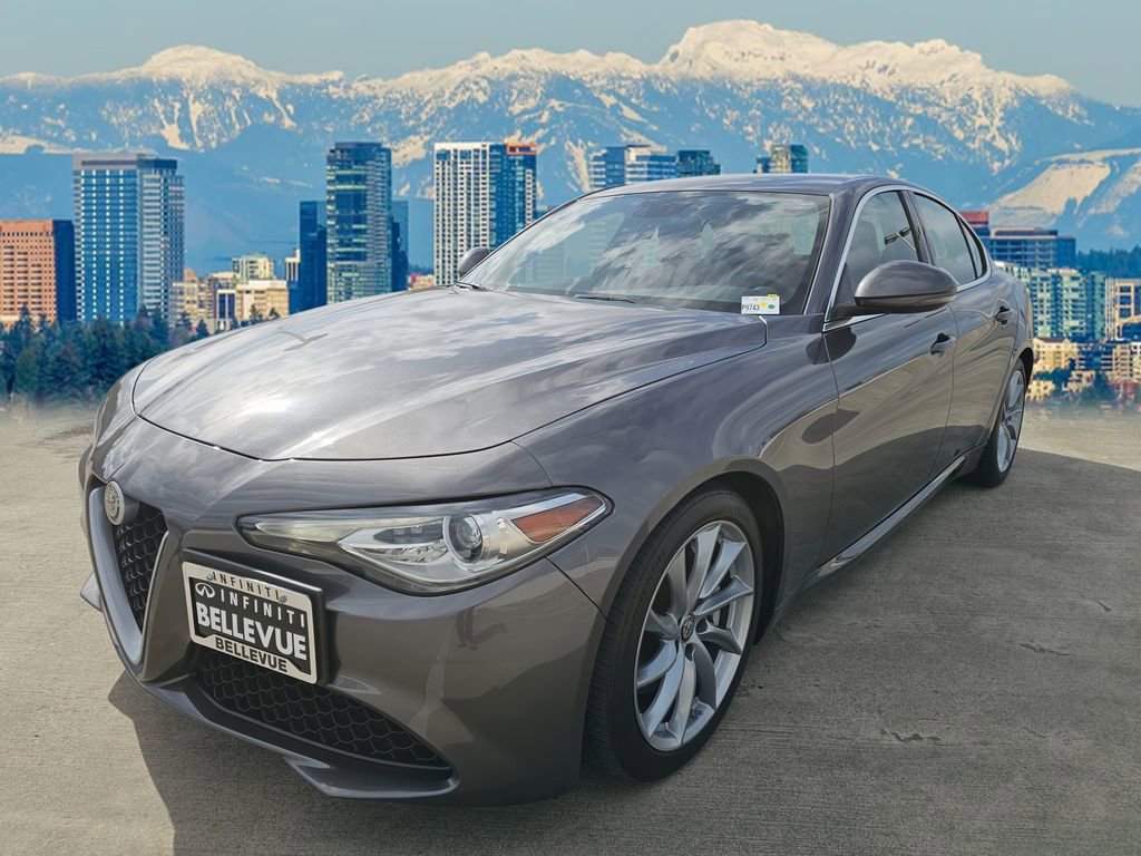 Used 2019 Alfa Romeo Giulia image 3