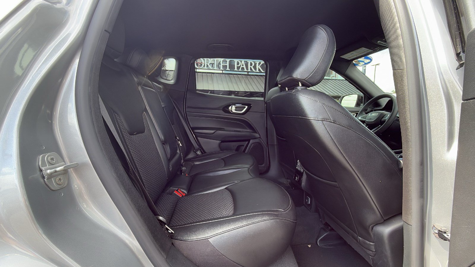 Used 2022 Jeep Compass Latitude FWD image 25
