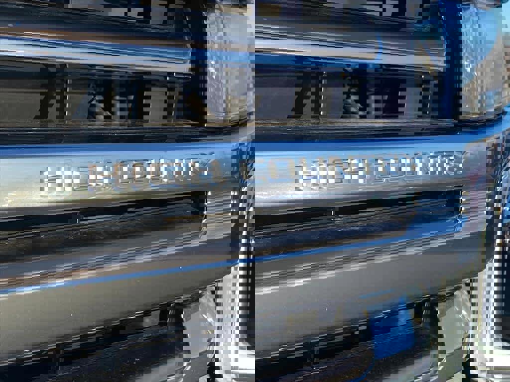 Used 2022 Chevrolet Suburban High Country image 8