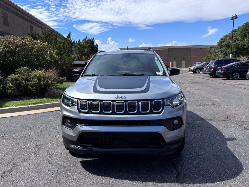 Used 2022 Jeep Compass Latitude w/ Mopar Graphics Package AWD/4WD image 3