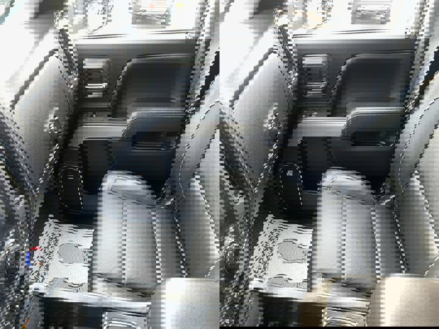 Used 2018 Chevrolet Silverado 2500 LTZ w/ Vortec Plus Package image 28