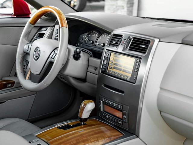 Used 2005 Cadillac XLR image 29