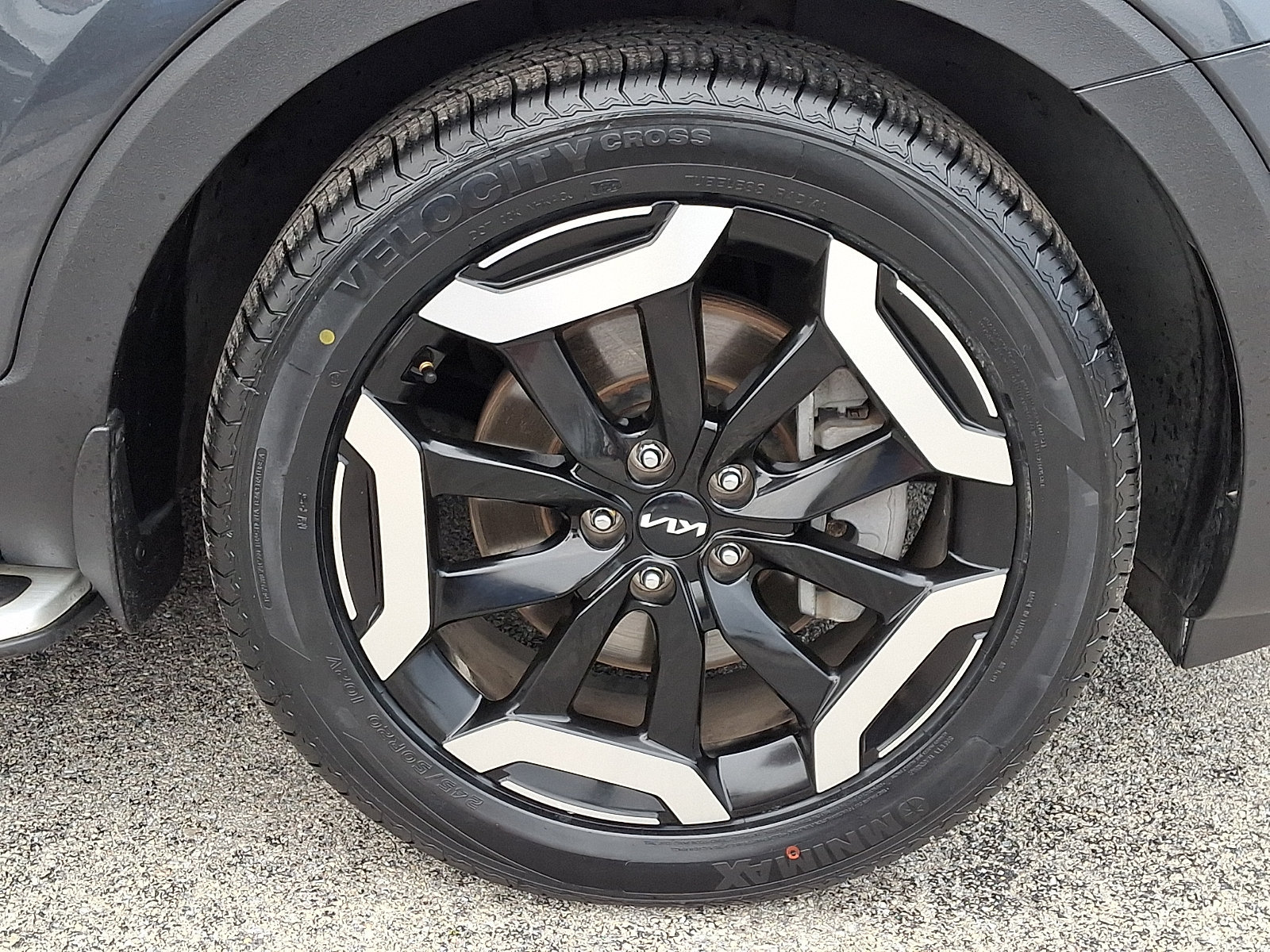 Certified 2024 Kia Telluride S w/ S Sunroof Package AWD/4WD image 8