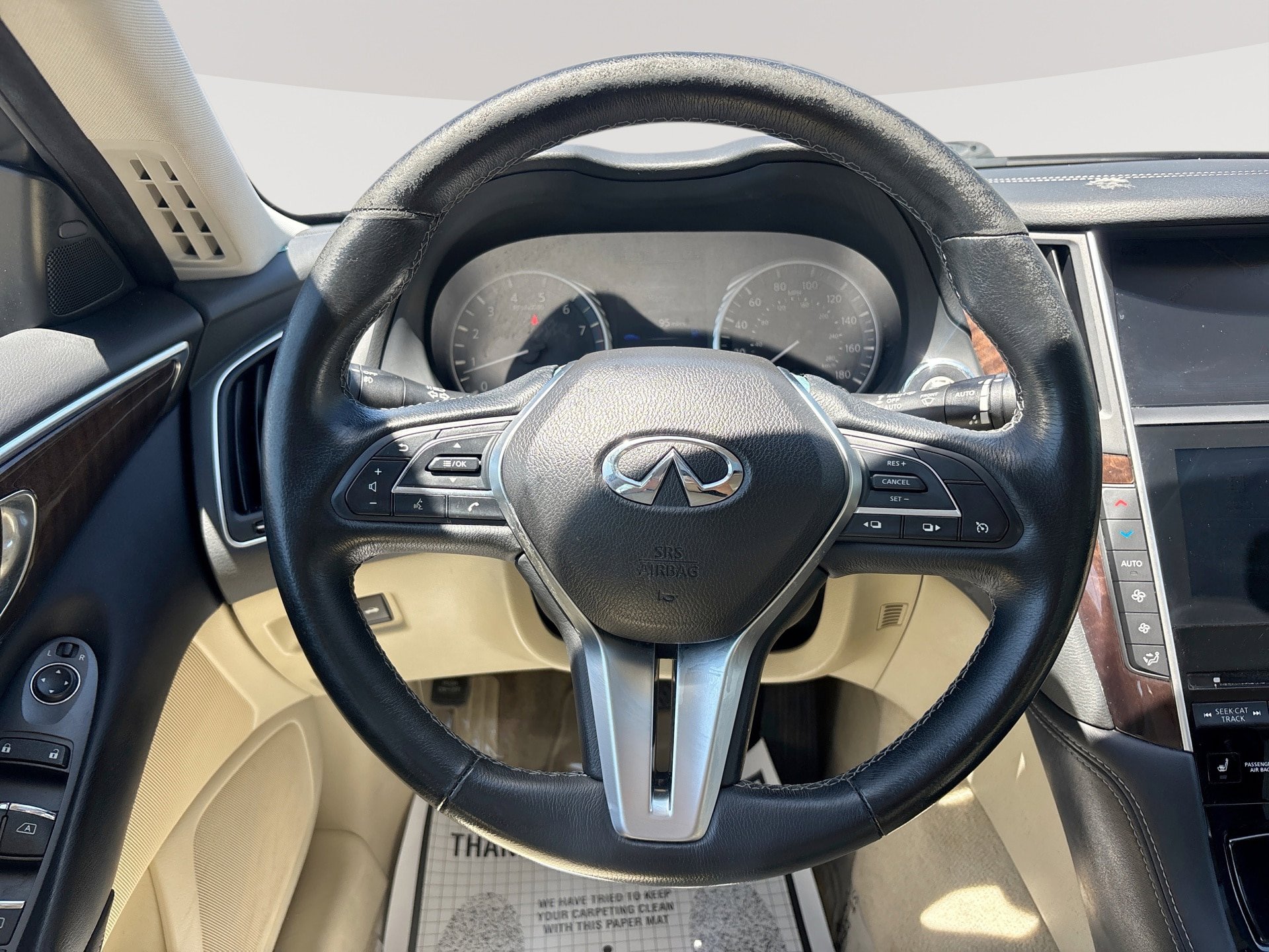 Used 2019 INFINITI Q50 Luxe w/ Essential Package (3.0T Luxe) AWD/4WD image 11