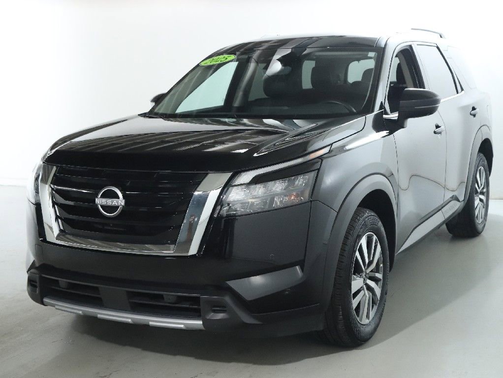Certified 2025 Nissan Pathfinder SL image 6