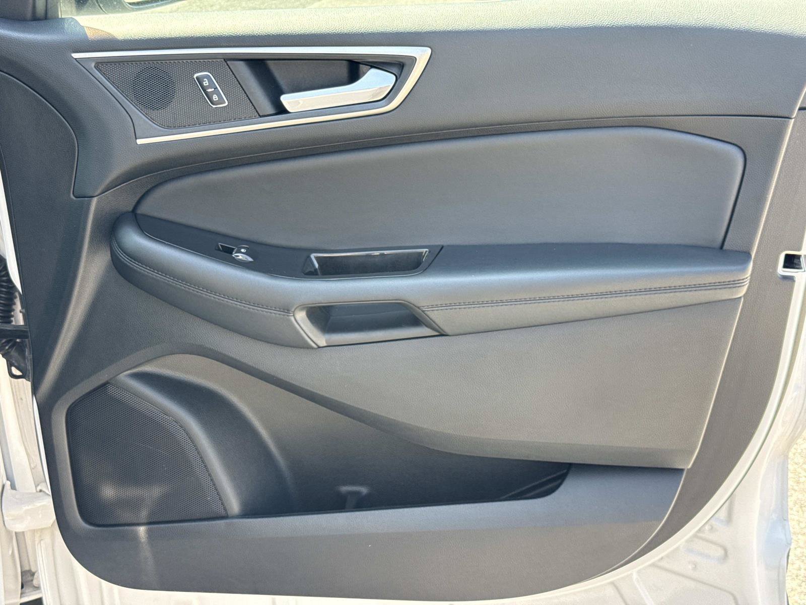 Used 2017 Ford Edge SEL w/ Equipment Group 201A AWD/4WD image 19