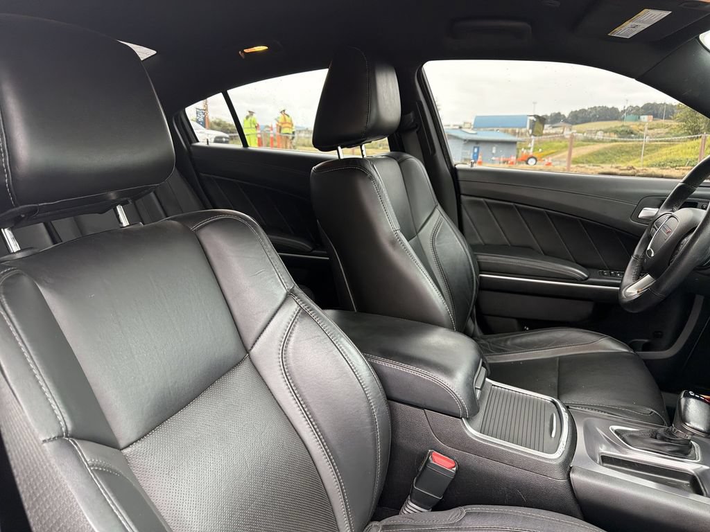 Used 2019 Dodge Charger SXT w/ Plus Group AWD/4WD image 28