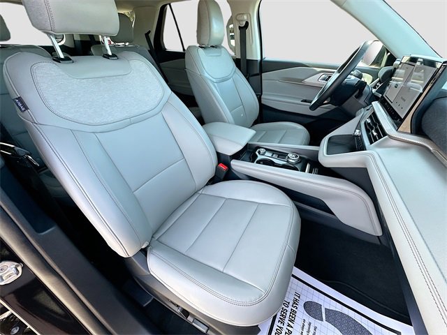 Used 2025 Ford Explorer Active w/ Active Comfort Package image 27