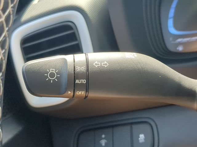 Used 2025 Hyundai Venue Limited FWD image 28