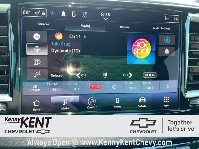 Used 2023 Chrysler Pacifica Touring-L image 32