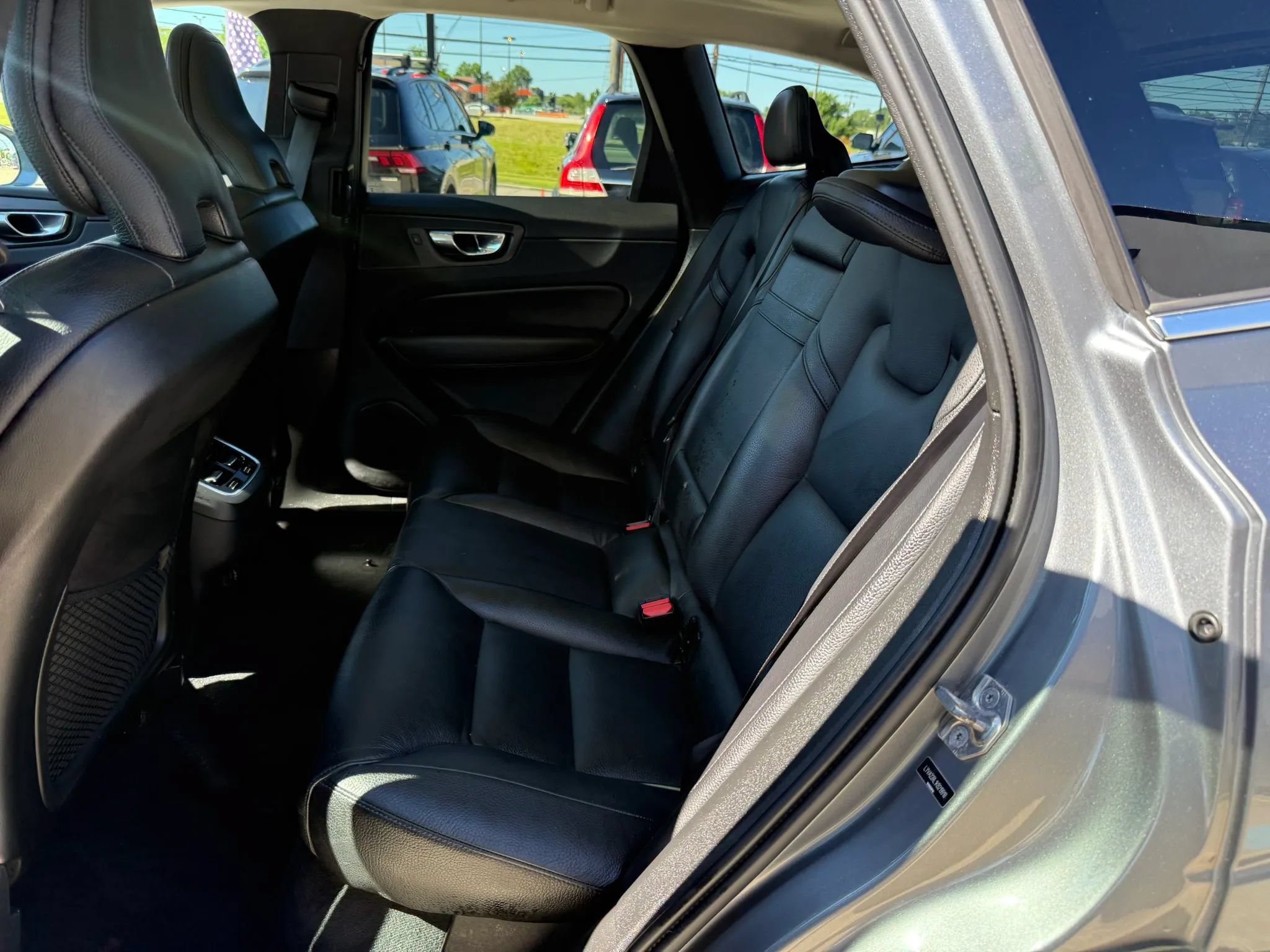 Used 2019 Volvo XC60 T6 Inscription w/ Protection Package Premier AWD/4WD image 22