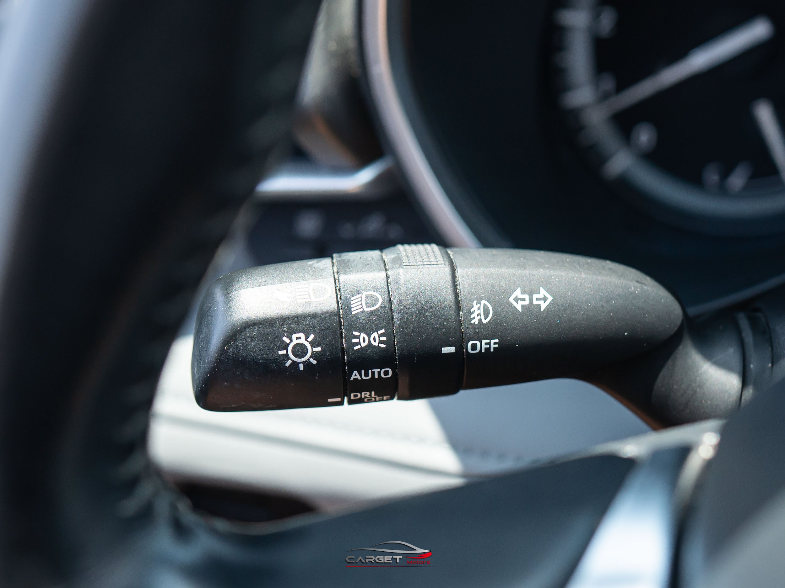 Used 2021 Toyota Highlander XLE AWD/4WD image 28