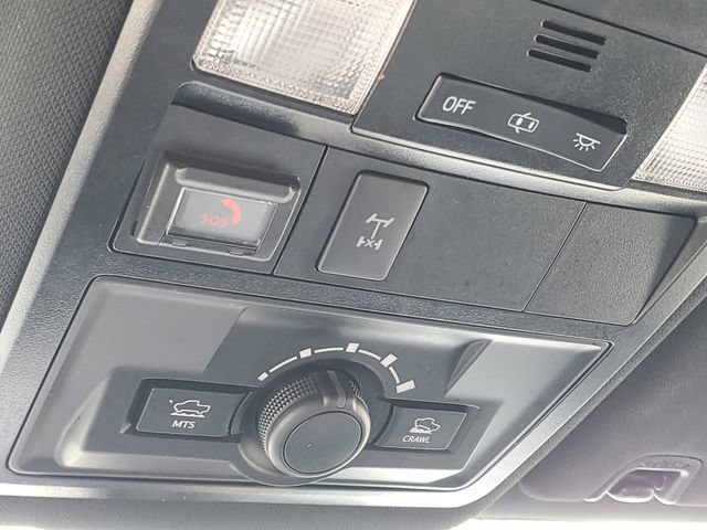 Used 2020 Toyota Tacoma TRD Off-Road w/ Technology Package AWD/4WD image 32