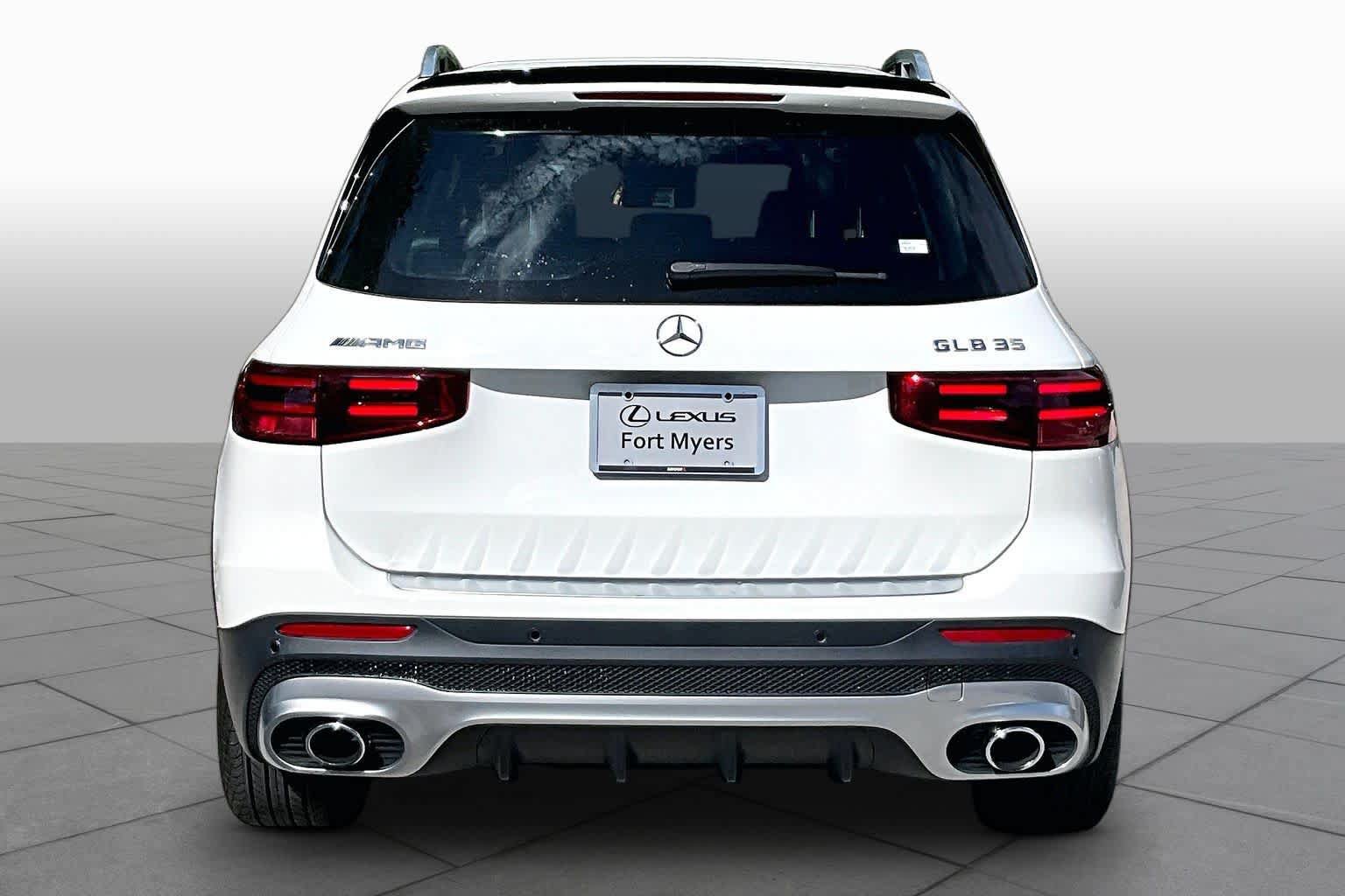 Used 2025 Mercedes-Benz GLB 35 AMG 4MATIC image 5