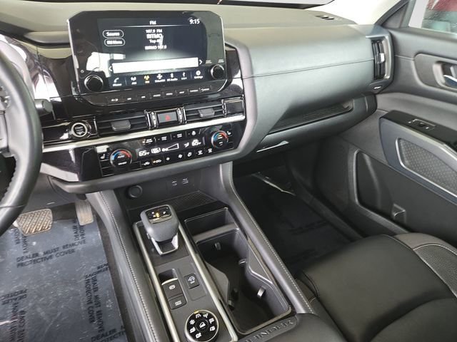 Used 2022 Nissan Pathfinder SL AWD/4WD image 20