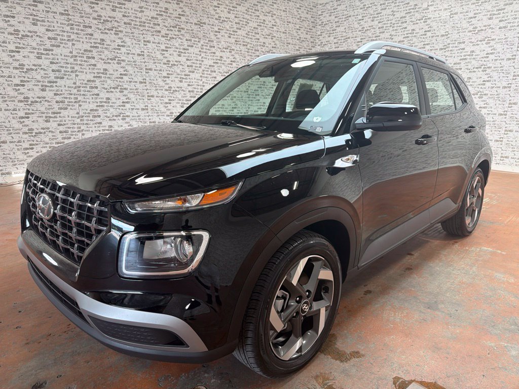 Certified 2026 Hyundai Venue SEL FWD image 3