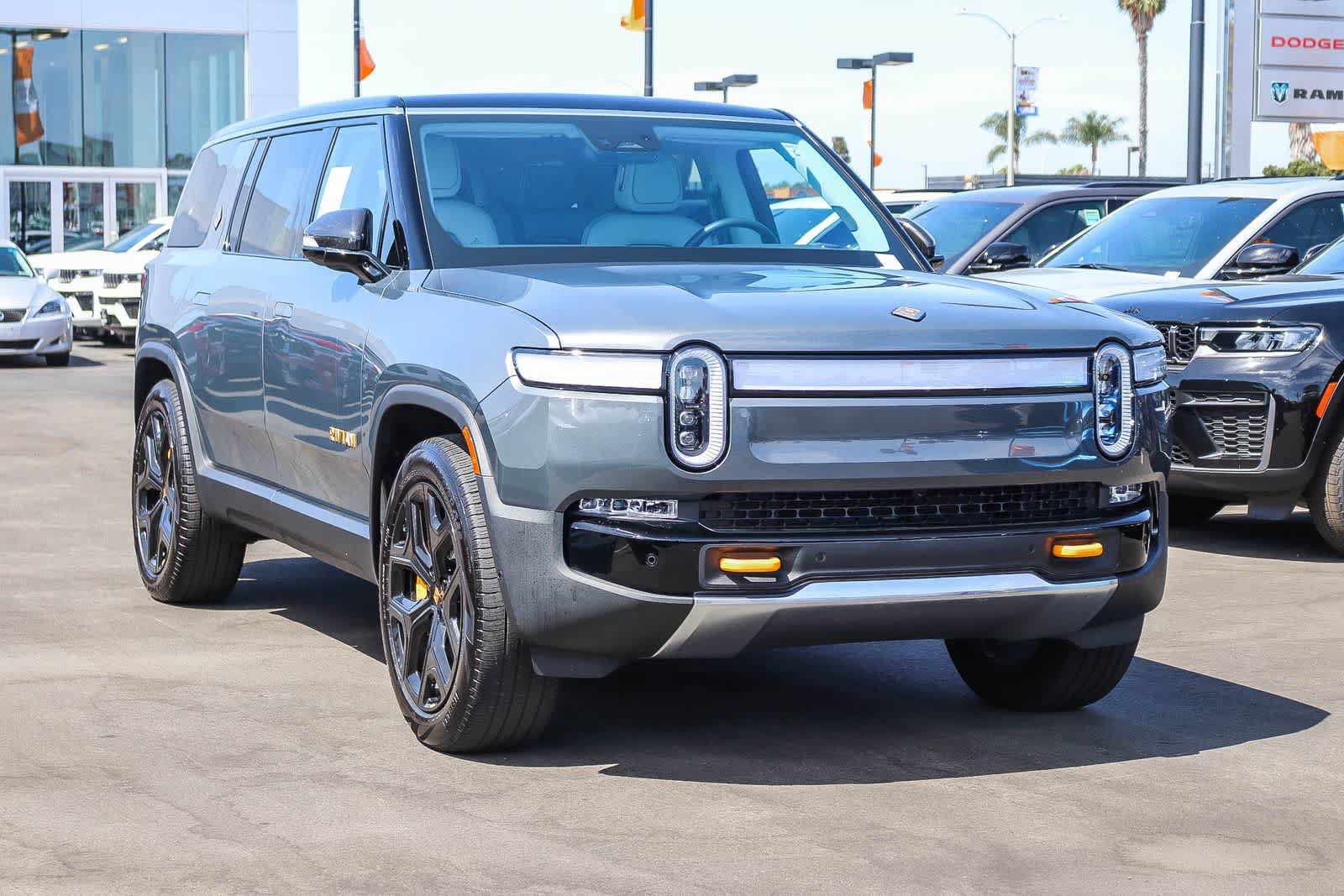Used 2023 Rivian R1S Launch Edition AWD/4WD image 3