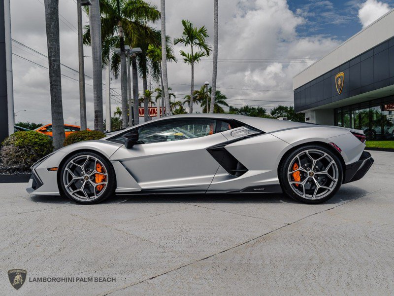Used 2026 Lamborghini Revuelto AWD/4WD image 2