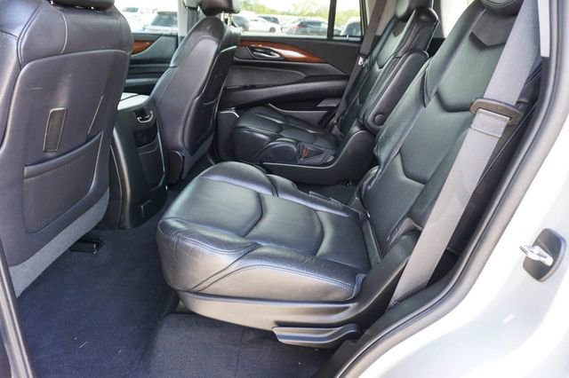 Used 2018 Cadillac Escalade Luxury AWD/4WD image 20