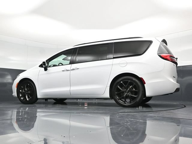 Used 2025 Chrysler Pacifica Limited FWD image 64