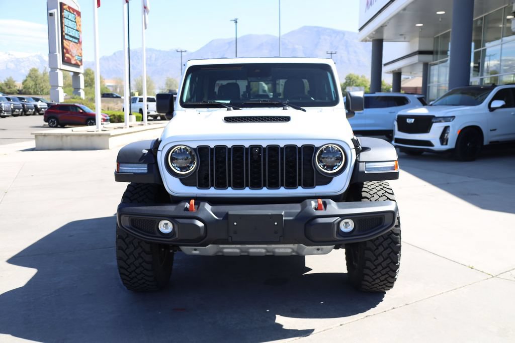 Used 2025 Jeep Gladiator Mojave w/ Convenience Group AWD/4WD image 8
