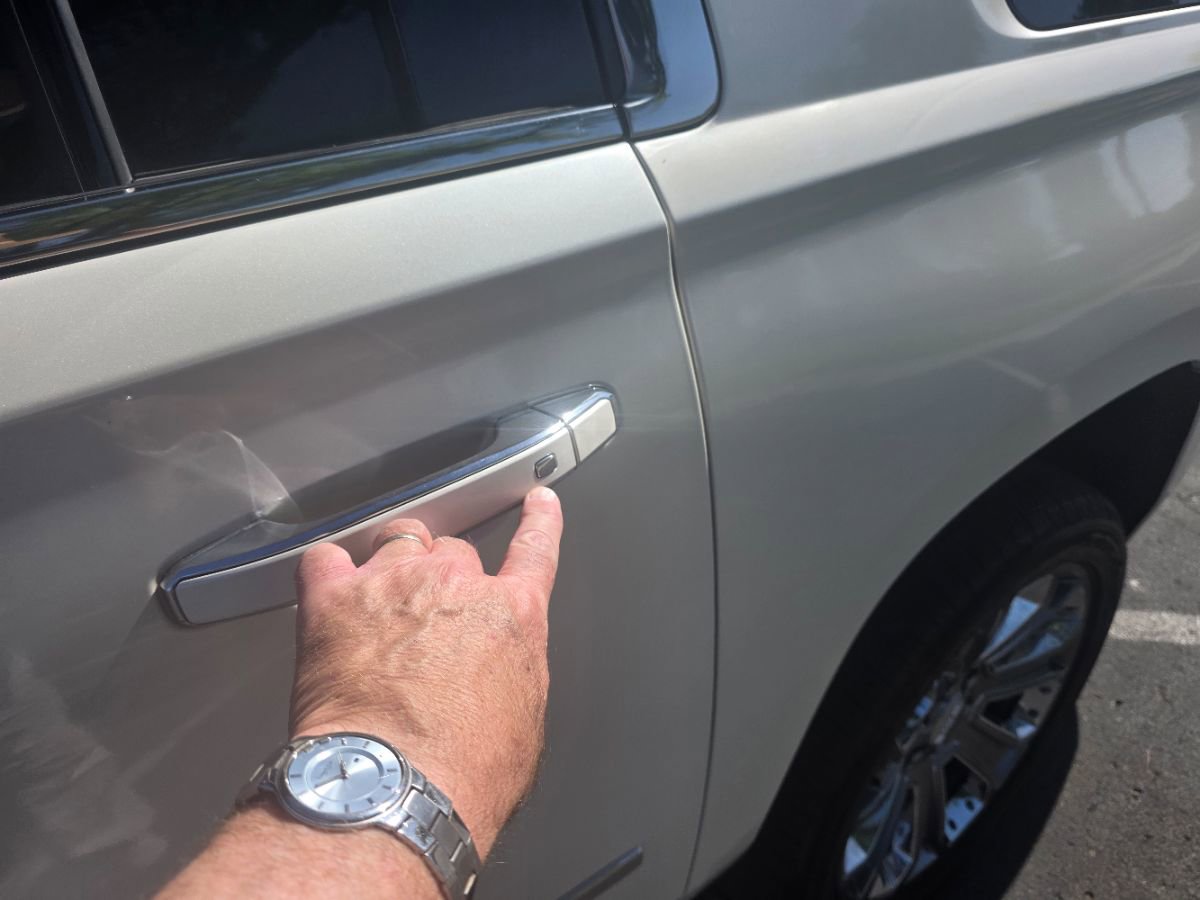 Used 2015 GMC Yukon XL Denali w/ Touring Package RWD image 14