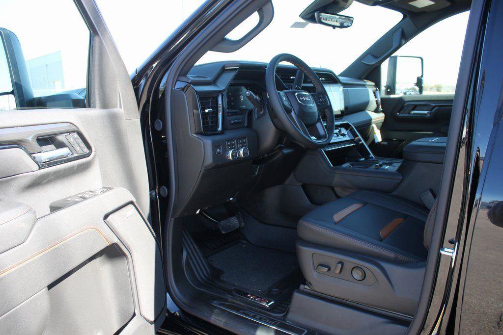 New 2026 GMC Sierra 2500 AT4 w/ AT4 Premium Plus Package AWD/4WD image 9