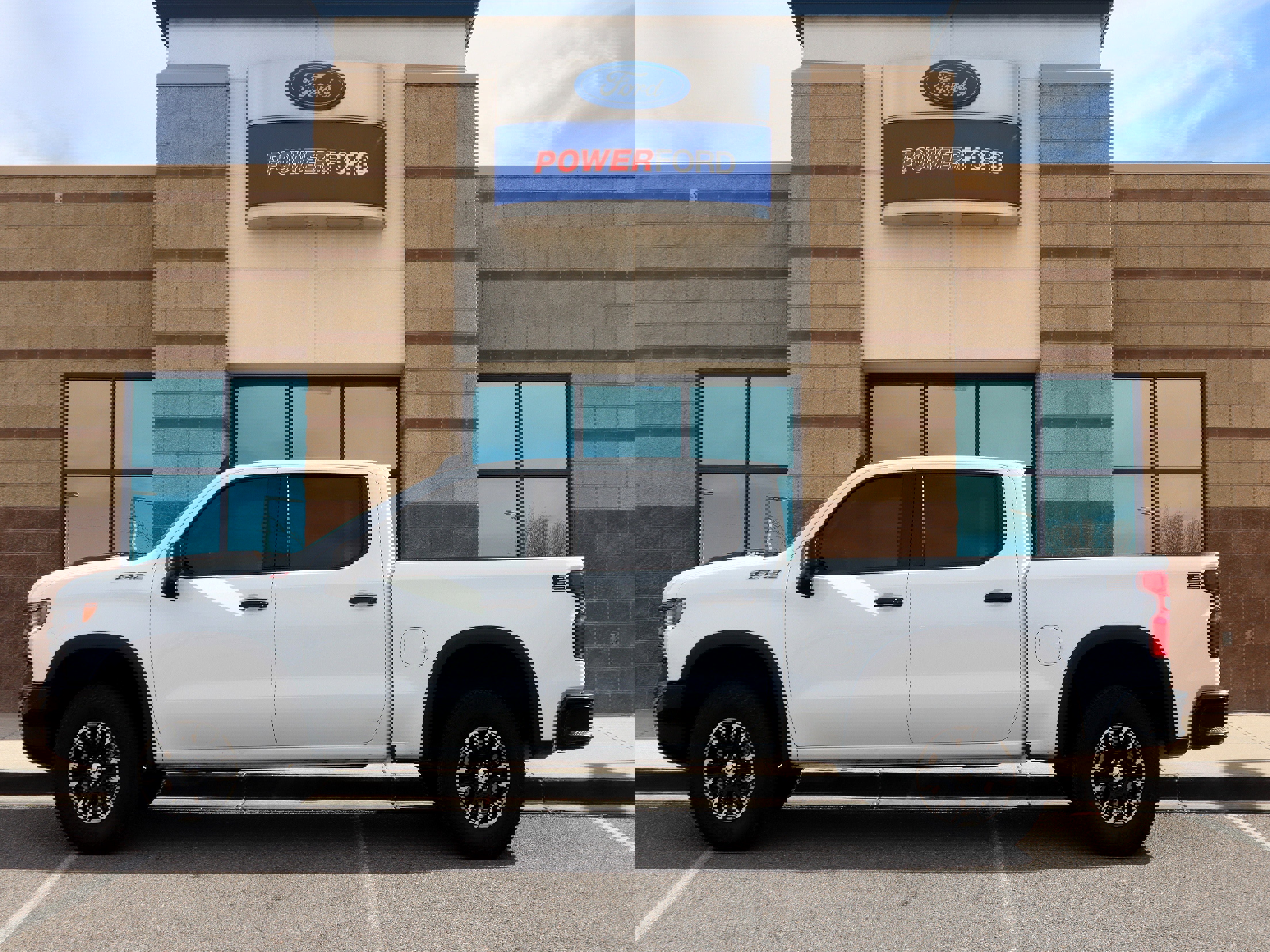 Used 2023 Chevrolet Silverado 1500 ZR2 w/ Technology Package image 9