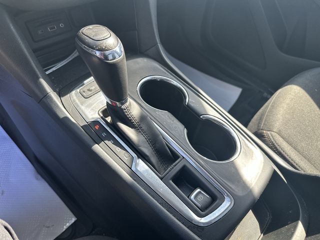 Used 2019 Chevrolet Equinox LT w/ Sun & Navigation Package FWD image 18