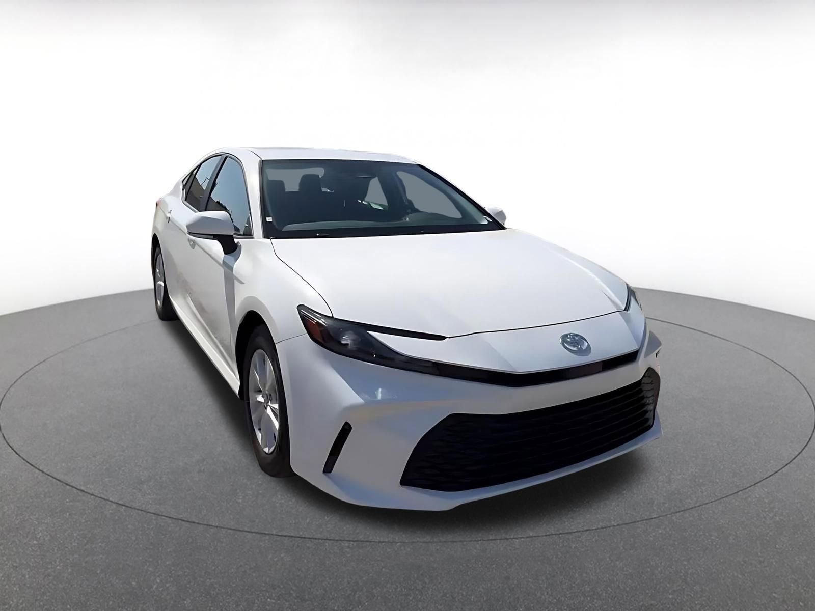 Used 2025 Toyota Camry LE FWD image 3
