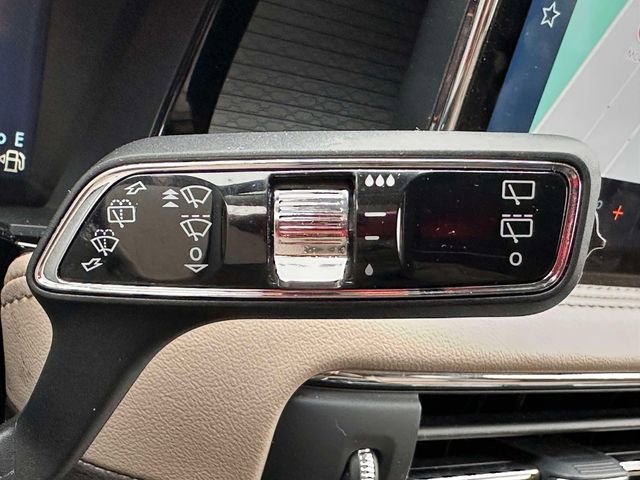 Used 2023 Lincoln Corsair AWD image 28