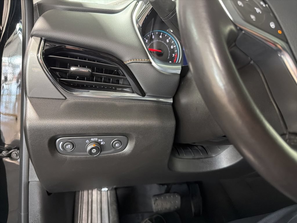 Certified 2021 Chevrolet Traverse LT w/ LT Premium Package AWD/4WD image 36