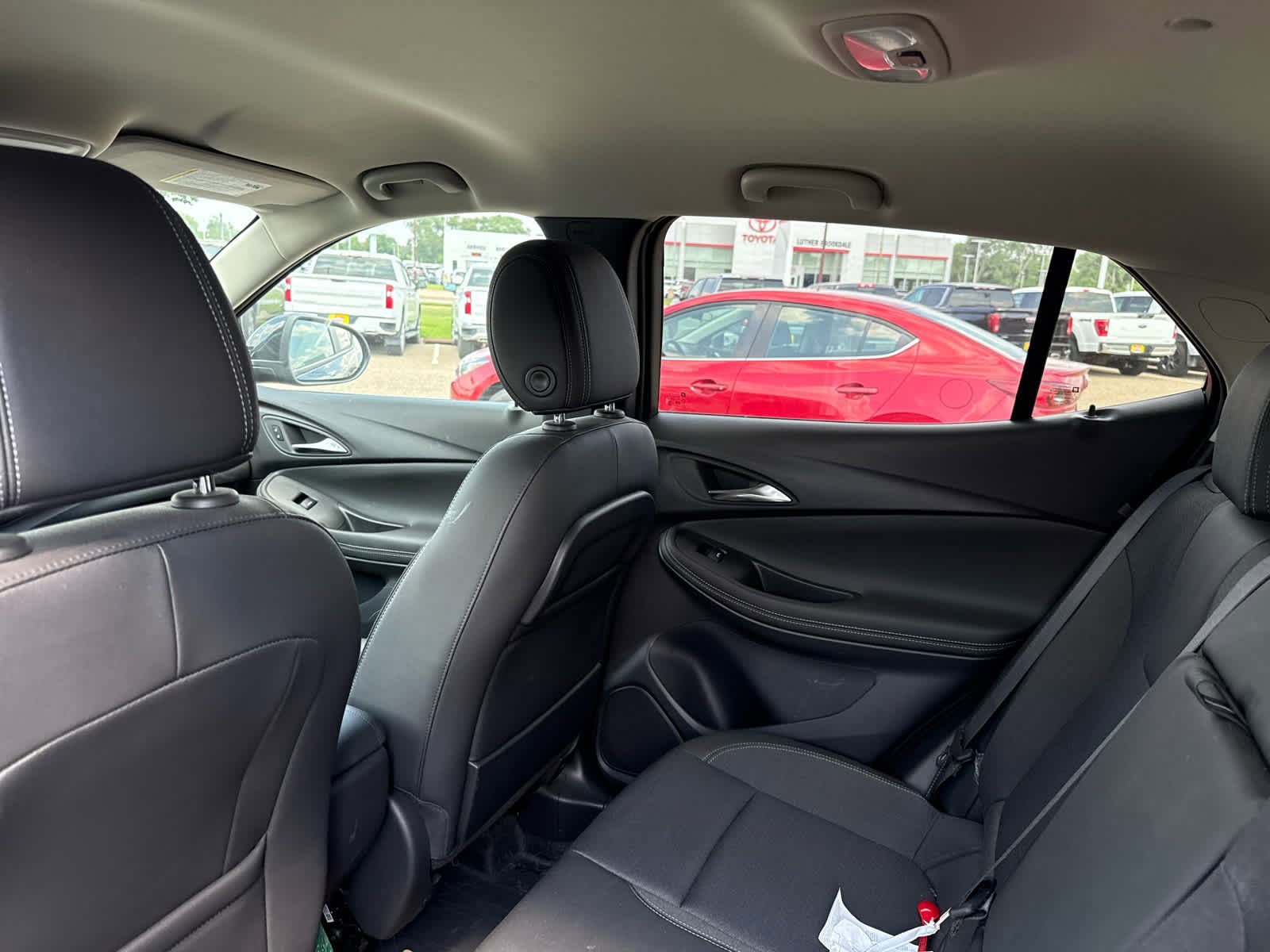 Used 2023 Buick Encore GX Select w/ Sport Touring Package image 9