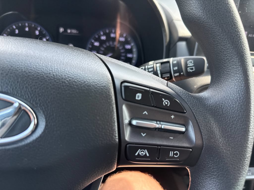 Used 2023 Hyundai Kona SEL AWD/4WD image 25