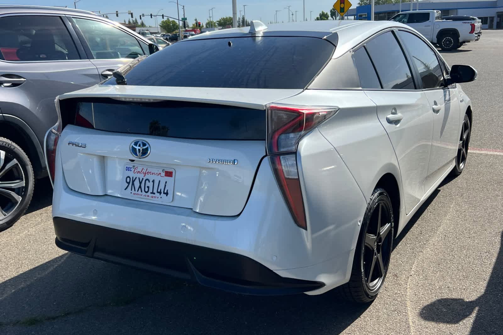 Used 2016 Toyota Prius Four Touring FWD image 4