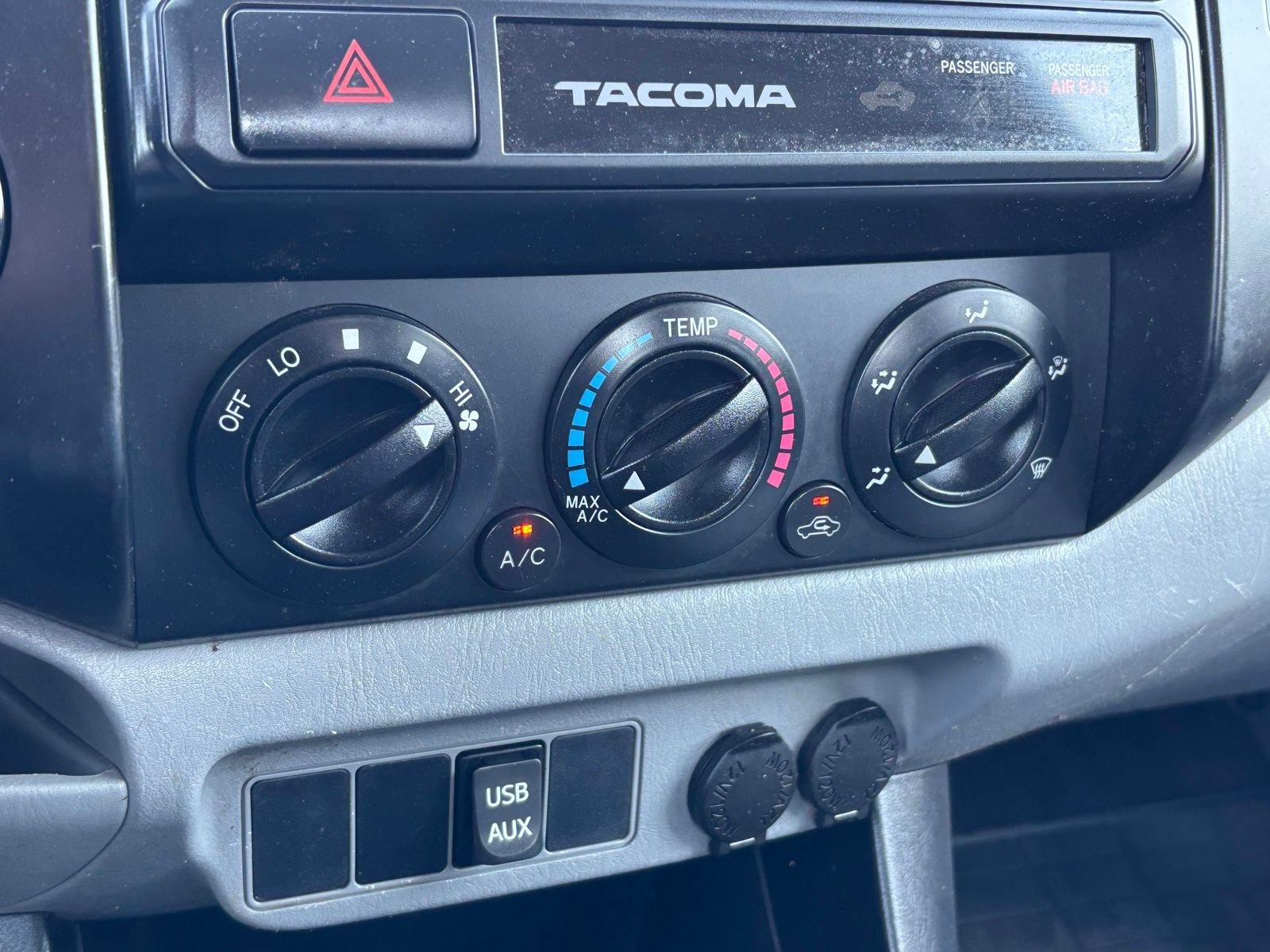 Used 2015 Toyota Tacoma 4x4 Double Cab w/ SR Package image 25