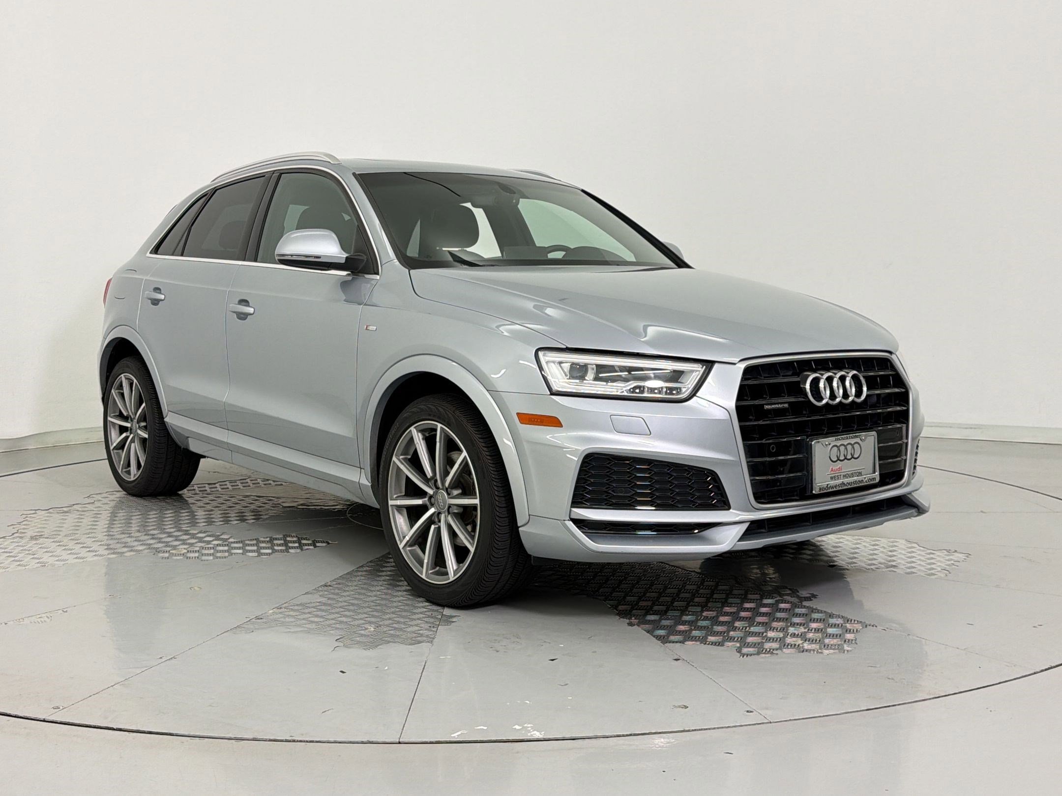 Used 2018 Audi Q3 2.0T Premium Plus w/ Premium Plus Package AWD/4WD image 7