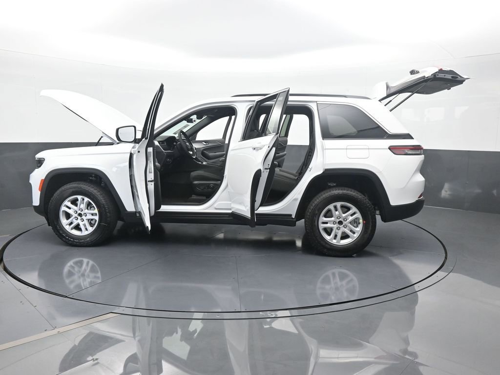 Used 2025 Jeep Grand Cherokee Laredo image 65